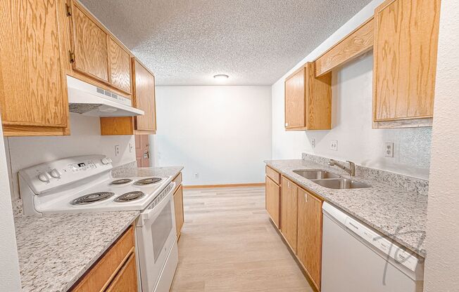 1 bed, 1 bath, $825, Unit #7