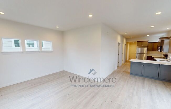 2 beds, 1 bath, 880 sqft, $1,795, Unit 389 Arissa