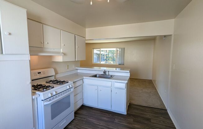 1 bed, 1 bath, 600 sqft, $1,195, Unit Unit 18