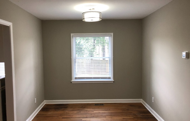 2 beds, 1 bath, $1,600