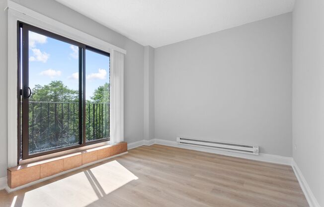 2 beds, 1 bath, 845 sqft, $2,550, Unit 303