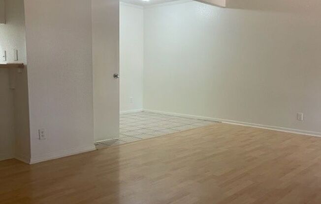 1 bed, 1 bath, 700 sqft, $1,024, Unit ELP2200-219