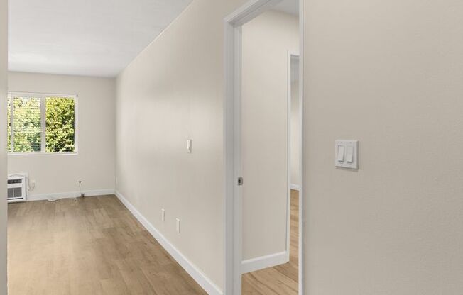 1 bed, 1 bath, 650 sqft, $1,950, Unit 220