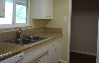 3 beds, 2 baths, $2,595