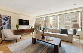 111 W 28 ST