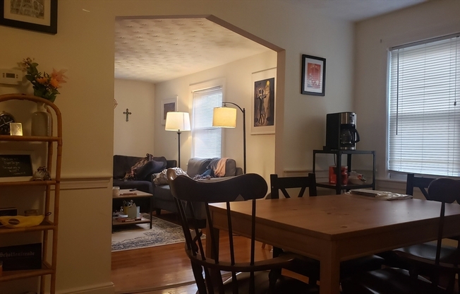 40 HILLCREST CIR