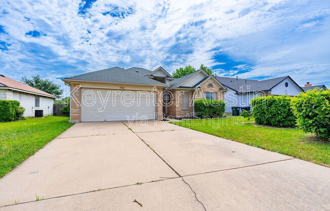 906 MOON GLOW DR