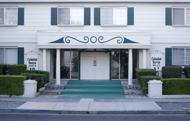 Colonial House South