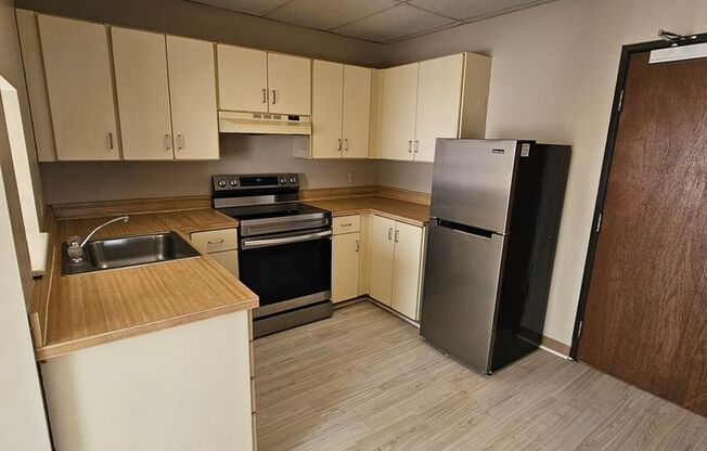 1 bed, 1 bath, 600 sqft, $550, Unit 503