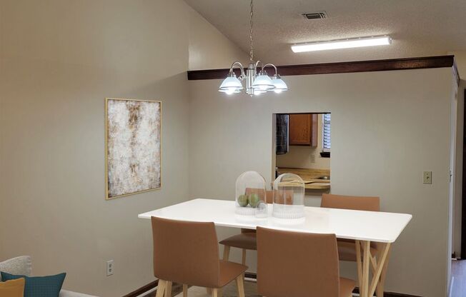 $1150 - 2/2 - Move IN Special!