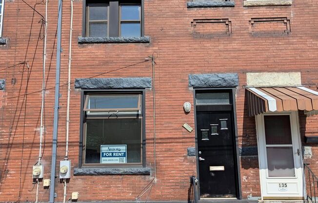 4 Bedroom 1 Bathroom Single Family Home in Trendy Neighborhood (Lawrenceville)