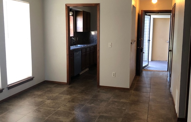 2 beds, 2 baths, 1,080 sqft, $1,075