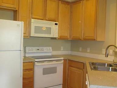 5220 Boardwalk Drive C-13