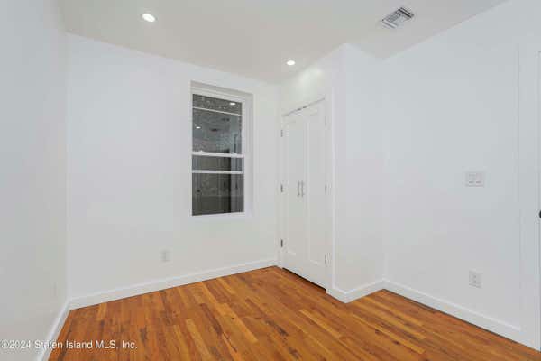 2 beds, 1 bath, 3,300 sqft, $2,500, Unit 2