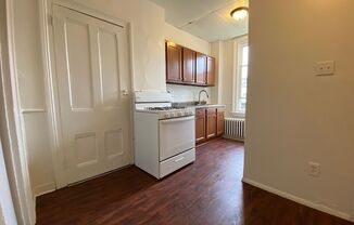 3 beds, 1 bath, $1,625, Unit 35401