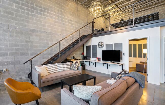 3 Bedroom, 1 Bath Live/Work Industrial Loft