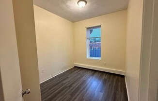 3 beds, 1 bath, $3,400, Unit 3