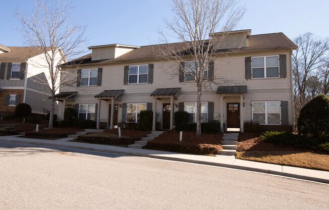 2 Bedroom Townhouse at Whitehall Village!