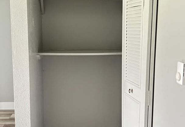 3 beds, 1 bath, 945 sqft, $1,600, Unit 1326 L1