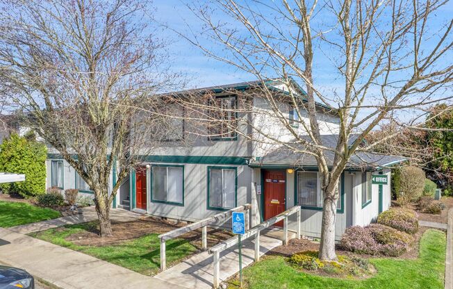 #116 CARLTON SQUARE APARTMENTS