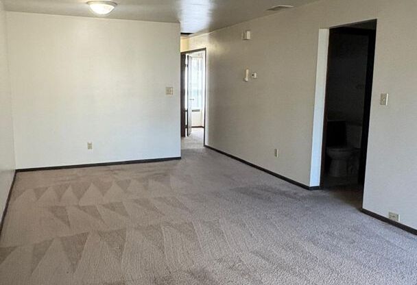 2 beds, 1.5 baths, 1,000 sqft, $1,450, Unit 8133-8133C