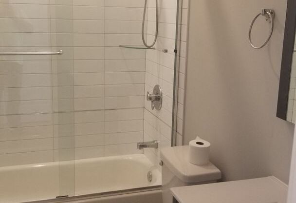 2 beds, 1 bath, $1,375, Unit Unit C