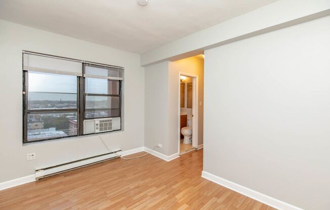 1 bed, 1 bath, $1,650, Unit 205