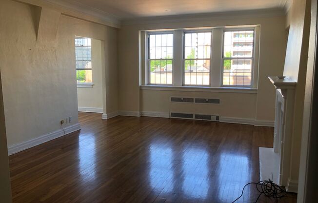 2 beds, 2 baths, 1,303 sqft, $2,200, Unit New King Edward  801