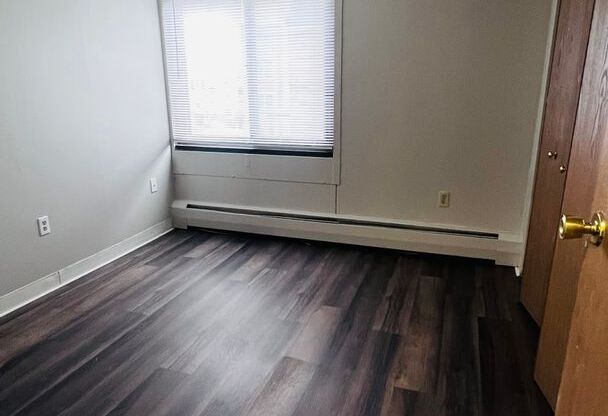 2 beds, 1 bath, 710 sqft, $1,250, Unit # 204