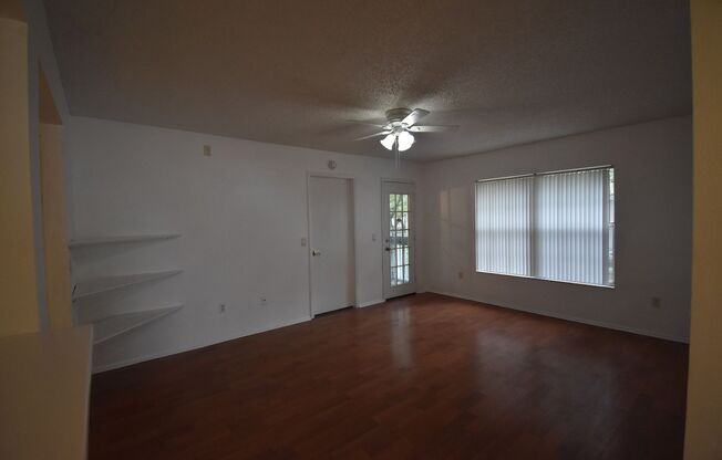 OCALA: 2 Bed/2 Bath, 2nd Floor Condo in Country Club Village AVAILABLE NOW! $275 off first FULL month's rent!