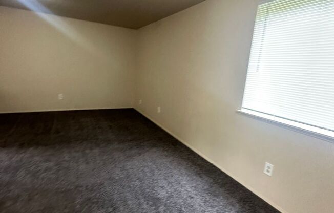 2 beds, 1 bath, 838 sqft, $1,595, Unit 8202-J