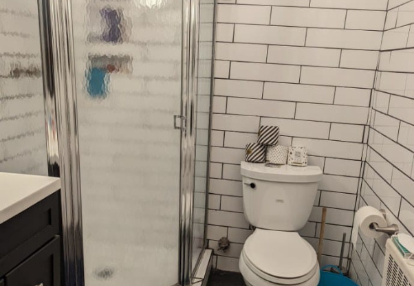 615 E 55 ST