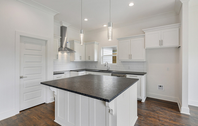 6843 KODIAK DR