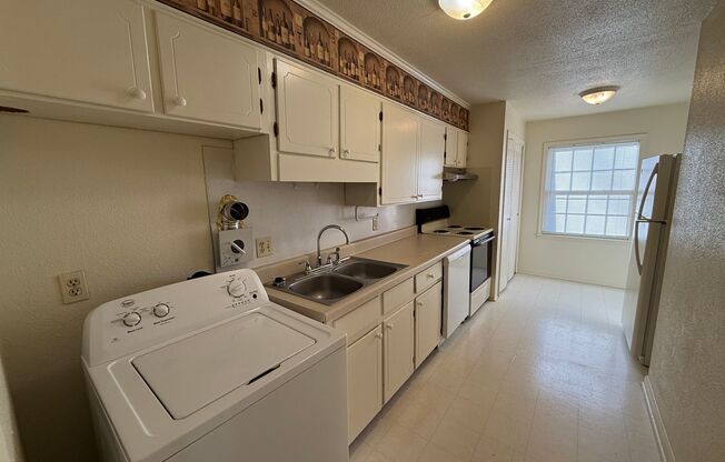 2 beds, 1 bath, 1,100 sqft, $1,325, Unit 412-3