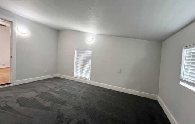 3 beds, 1 bath, $1,550