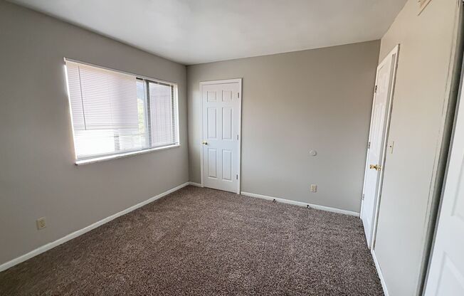 2 beds, 1.5 baths, 994 sqft, $1,043