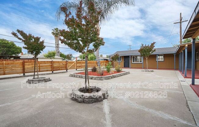 312 W TREAGALLAS RD