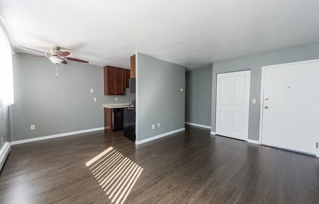 1 bed, 1 bath, 650 sqft, $999, Unit 2111-S01