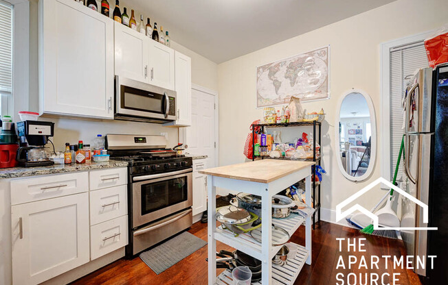 2619 North Southport Avenue