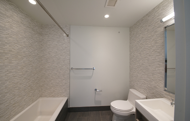 1 bed, 1 bath, $5,450, Unit 33F