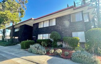 3704 Bonnie Ln