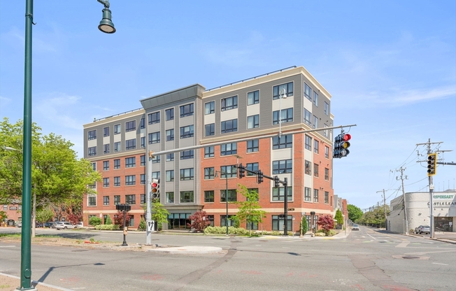 1 bed, 1 bath, 605 sqft, $2,850, Unit 415