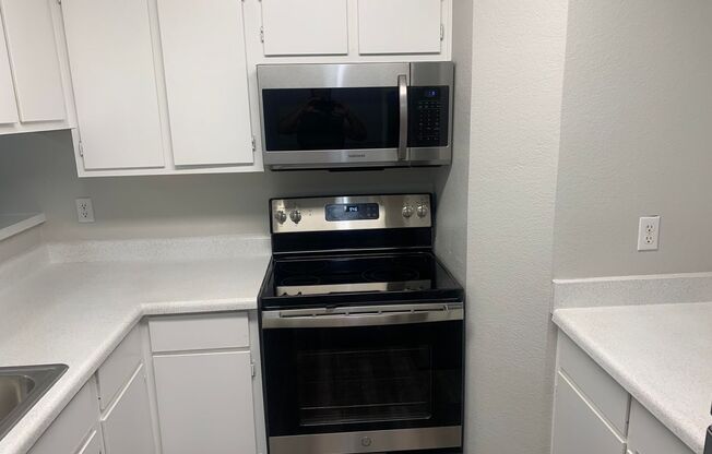 2 beds, 2 baths, $1,250, Unit # 202