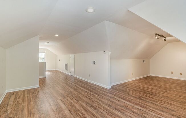 Charming 4 Bedroom Rental