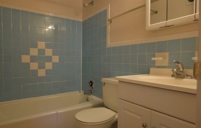 1 bed, 1 bath, 454 sqft, $1,275, Unit M-23