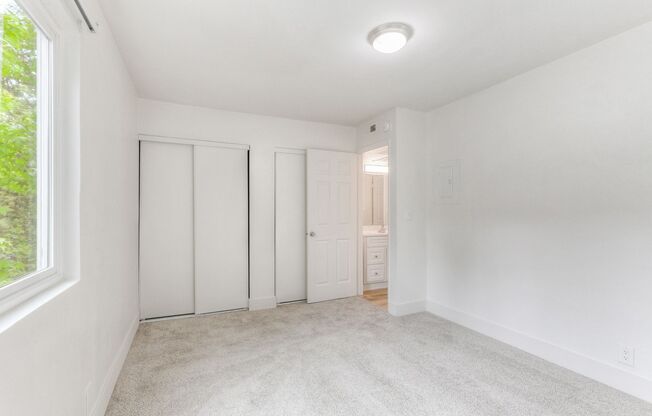 2 beds, 1 bath, 558 sqft, $1,575, Unit D15
