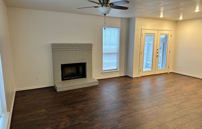 Centrally Located 2 bed / 1.5 bath in North Austin