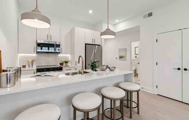 1 bed, 1 bath, 700 sqft, $1,696, Unit 402