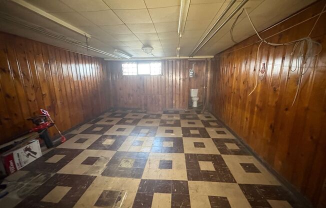 3 beds, 1.5 baths, $1,550
