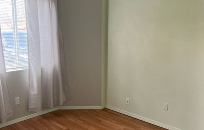 2 beds, 1 bath, $1,500